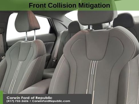 Used 2023 Hyundai Elantra SEL w/ Convenience Package image 11