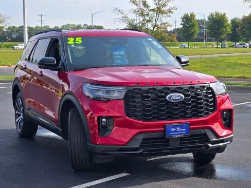 Certified 2025 Ford Explorer ST-Line AWD/4WD image 4