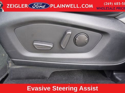 Used 2022 Ford Explorer XLT w/ Equipment Group 202A image 20