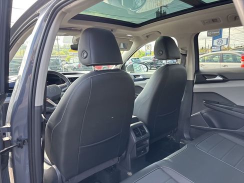 Used 2023 Volkswagen Taos SE w/ Panoramic Sunroof Package image 23