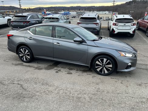 Used 2019 Nissan Altima 2.5 SV image 6