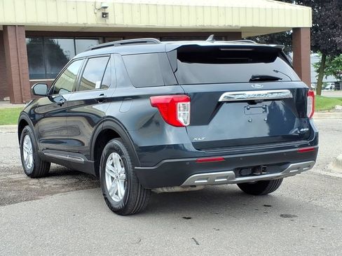 Certified 2023 Ford Explorer XLT w/ Equipment Group 202A AWD/4WD image 3