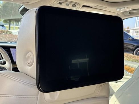 Used 2021 Cadillac Escalade Sport Platinum w/ LPO, ONYX Package image 16