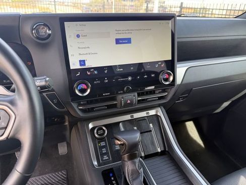 Used 2024 Lexus GX 550 image 18