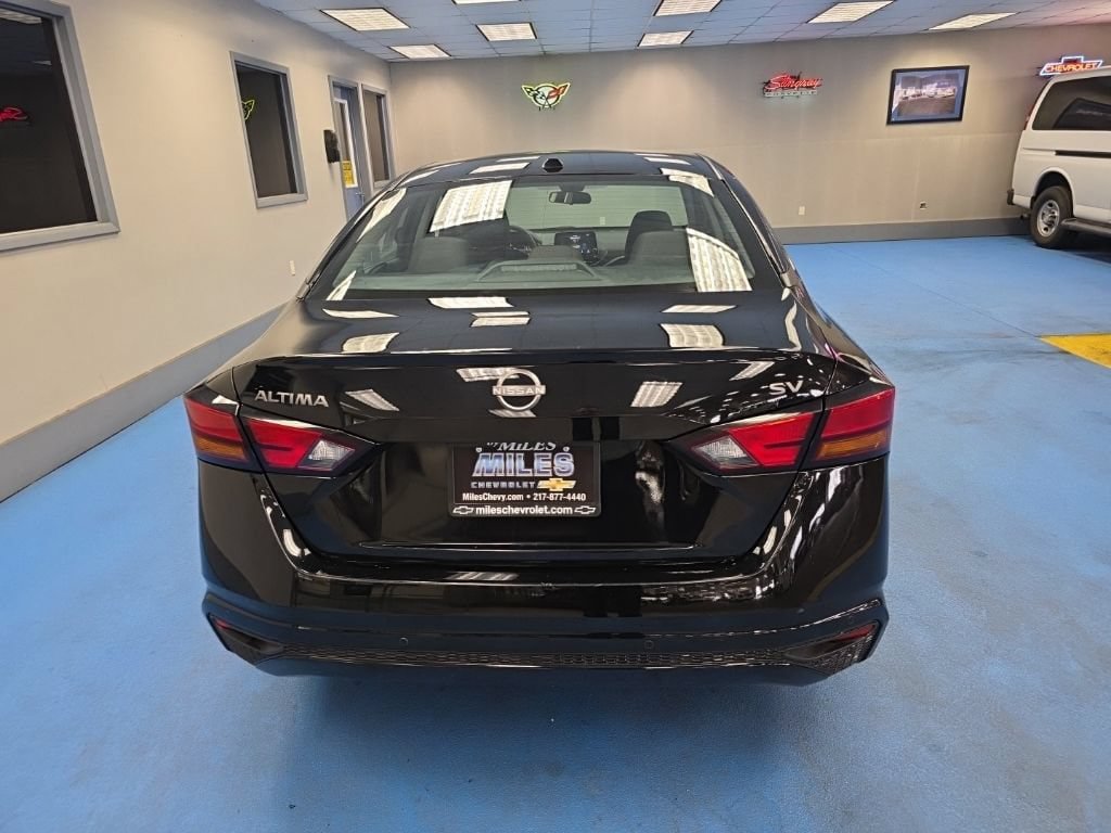 Used 2024 Nissan Altima 2.5 SV FWD image 4