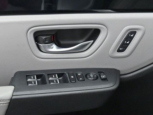 Used 2024 Honda Pilot EX-L image 13