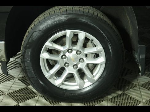 Used 2023 Chevrolet Silverado 1500 LT AWD/4WD image 7