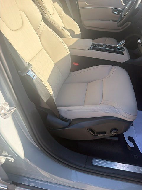 Used 2026 Volvo XC90 B6 Plus w/ Protection Package AWD/4WD image 10