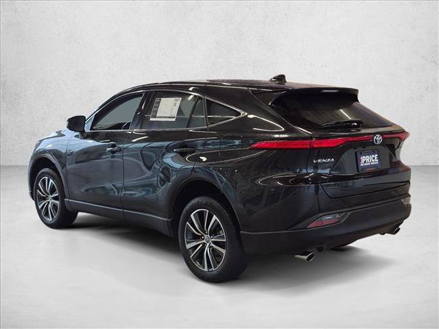 Used 2023 Toyota Venza LE AWD/4WD image 8