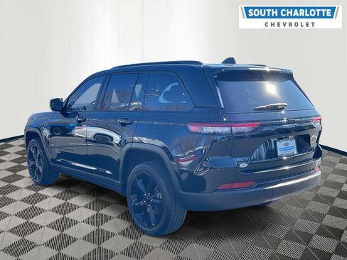 Used 2023 Jeep Grand Cherokee Altitude image 4