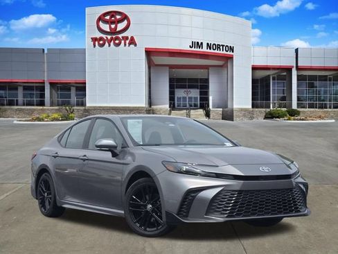 Used 2025 Toyota Camry SE w/ Multimedia Upgrade Package AWD/4WD image 1