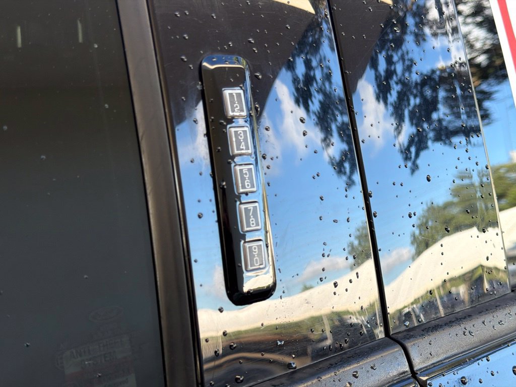 Used 2019 Ford F150 XLT w/ Equipment Group 302A Luxury AWD/4WD image 19