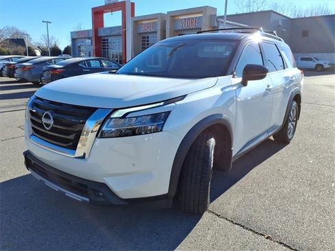 Certified 2024 Nissan Pathfinder SL image 19