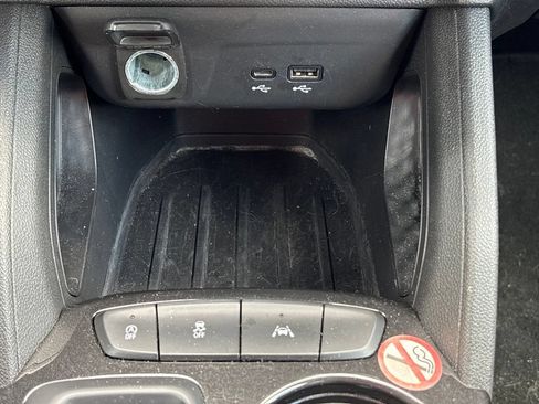 Used 2025 Chevrolet TrailBlazer LT FWD image 27