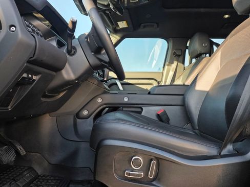 Used 2024 Land Rover Defender 130 X-Dynamic SE image 11