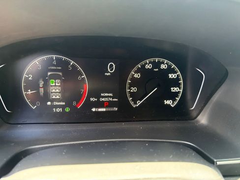 Used 2025 Honda Pilot EX-L image 2