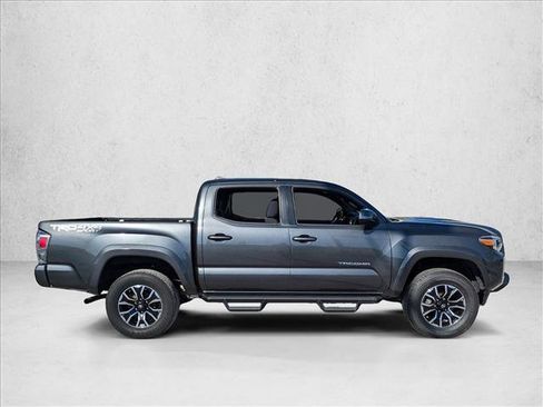 Used 2020 Toyota Tacoma TRD Sport image 4