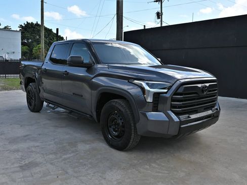 Used 2022 Toyota Tundra SR5 RWD image 3
