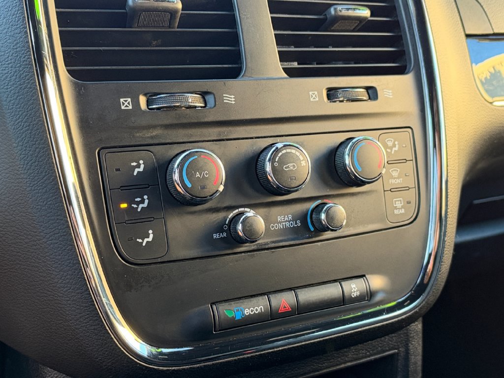 Certified 2020 Dodge Grand Caravan SE FWD image 17