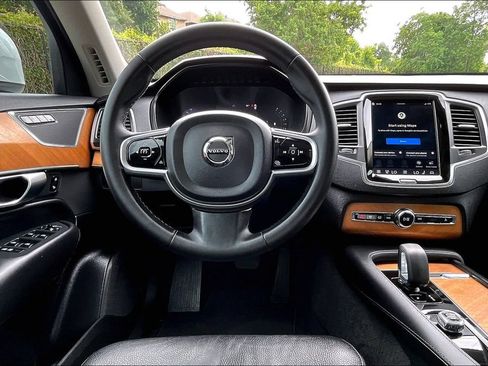Used 2023 Volvo XC90 B6 Core w/ Climate Package AWD/4WD image 7