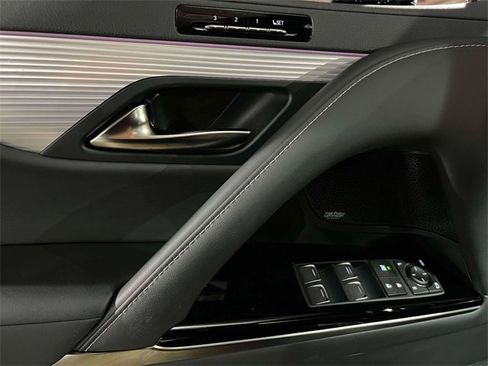 Used 2024 Lexus LX 600 F Sport image 21