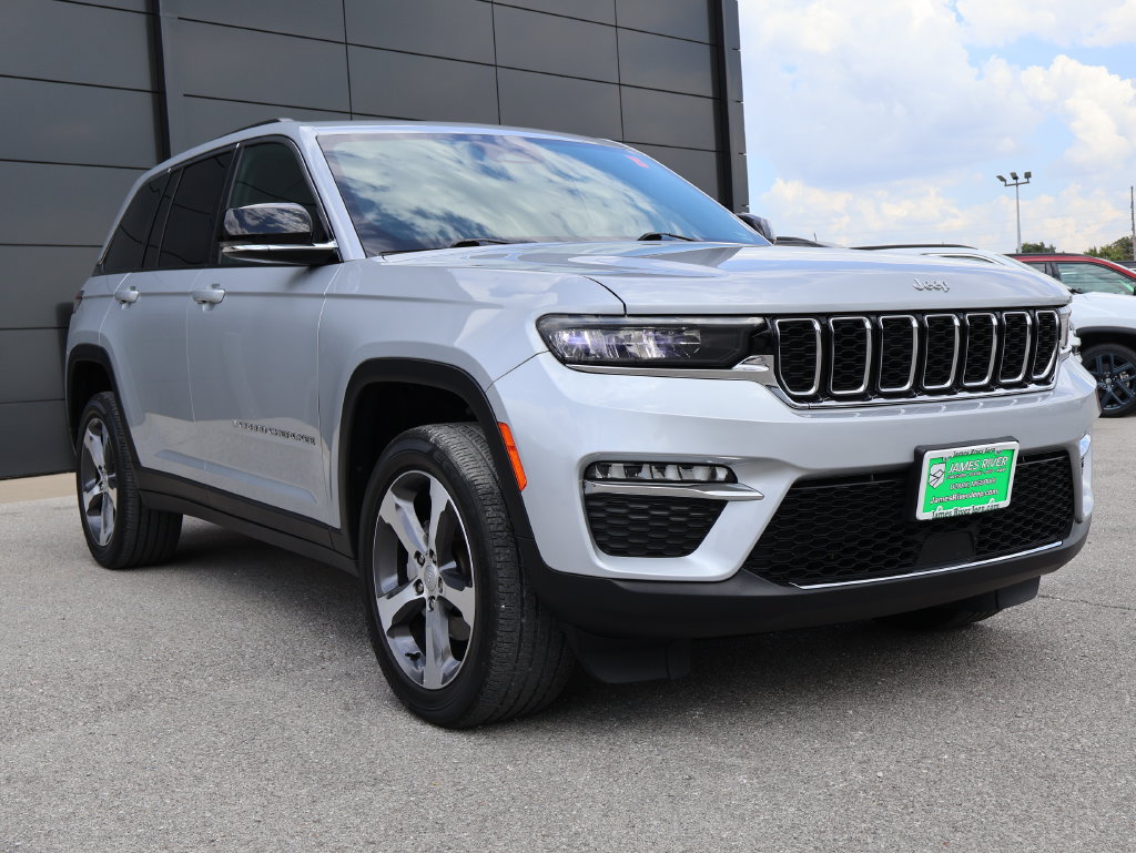 Used 2024 Jeep Grand Cherokee Limited w/ Trailer Tow Package AWD/4WD image 6