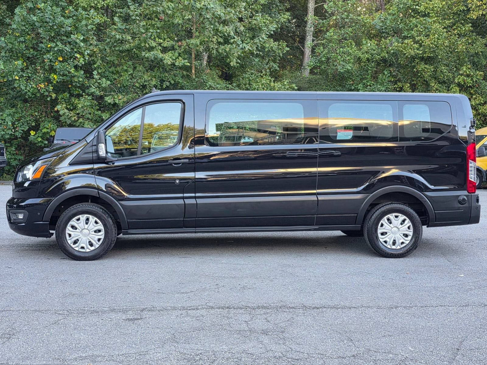 Used 2024 Ford Transit 350 XLT RWD image 4