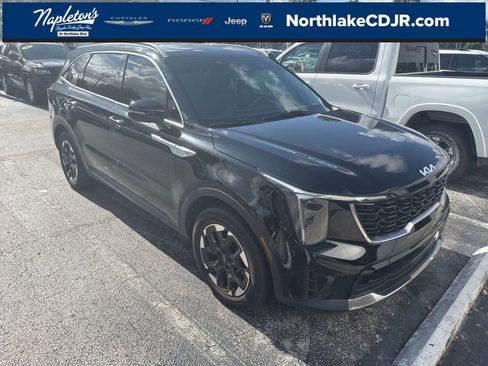Used 2024 Kia Sorento S image 1