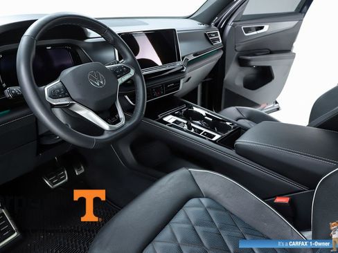 Used 2025 Volkswagen Atlas Cross Sport SEL Premium R-Line AWD/4WD image 19
