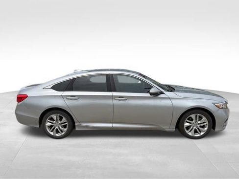 Used 2018 Honda Accord LX image 3