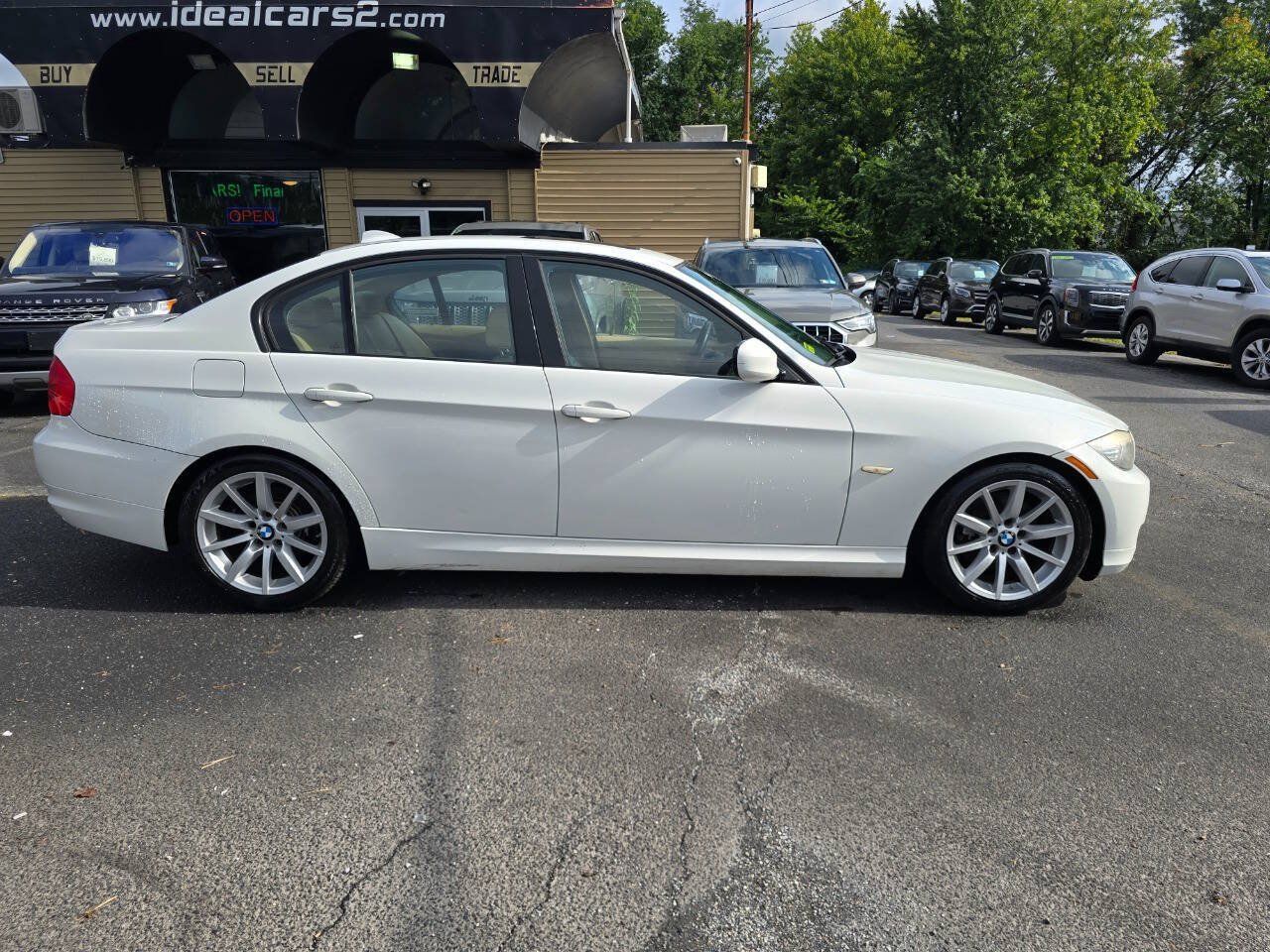 Used 2011 BMW 328i Sedan RWD image 2