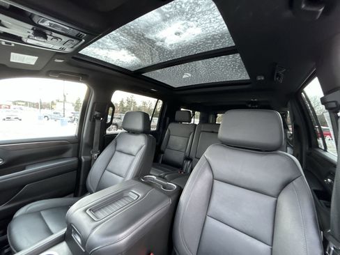 Used 2023 Chevrolet Suburban Z71 w/ Luxury Package image 20