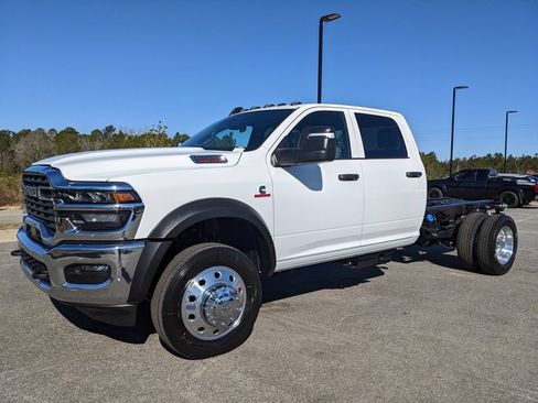 New 2026 RAM 5500 Tradesman w/ Chrome Appearance Group AWD/4WD image 51