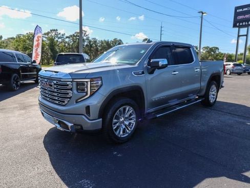 Used 2023 GMC Sierra 1500 Denali w/ Technology Package AWD/4WD image 4