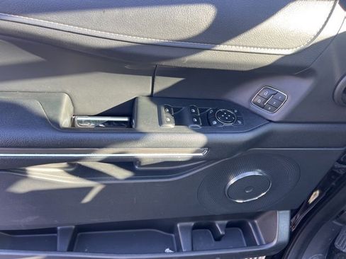 Used 2024 Ford Expedition XLT image 12