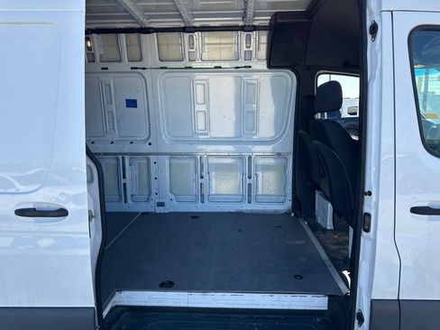 Used 2023 Mercedes-Benz Sprinter 2500 image 10