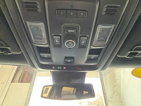 Used 2024 Chevrolet Tahoe Z71 w/ Luxury Package image 43