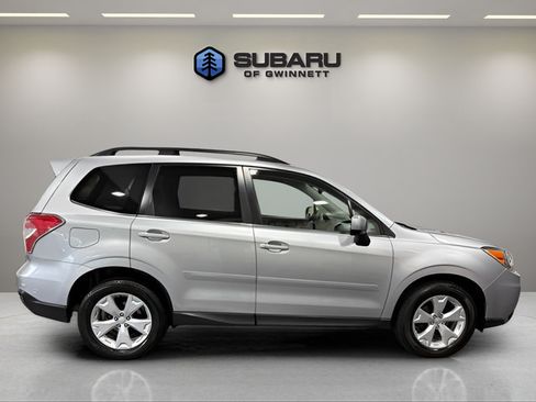 Used 2015 Subaru Forester 2.5i Limited AWD/4WD image 6