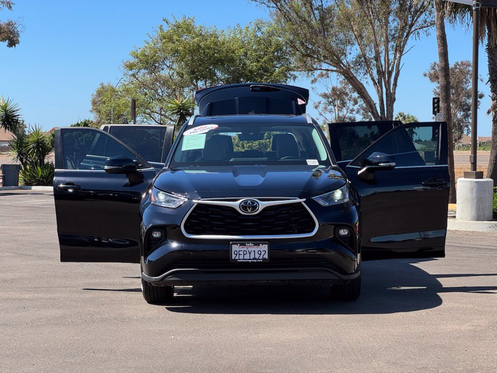 Used 2023 Toyota Highlander XLE FWD image 29