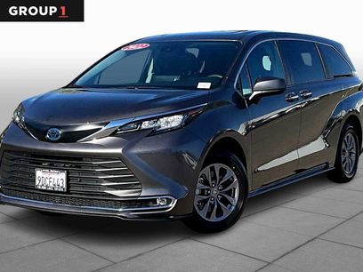 Certified 2022 Toyota Sienna XLE