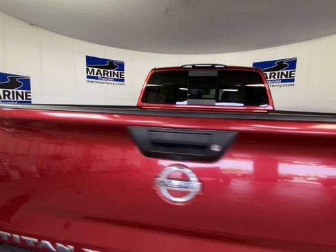 Used 2017 Nissan Titan SL AWD/4WD image 9