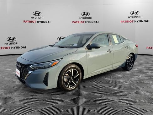 Used 2024 Nissan Sentra SV FWD image 7
