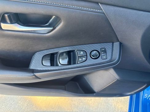 Certified 2025 Nissan Sentra SV FWD image 16