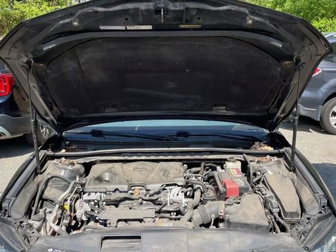 Used 2018 Toyota Camry LE FWD image 31