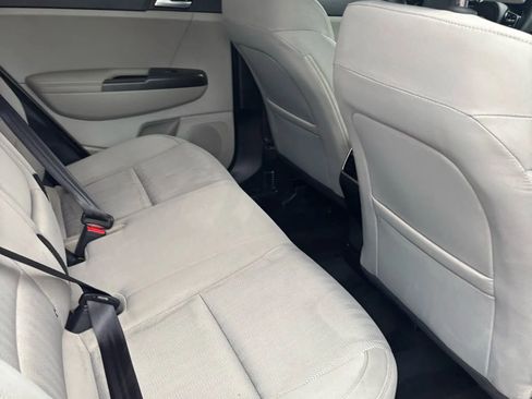 Used 2022 Kia Sportage LX image 18