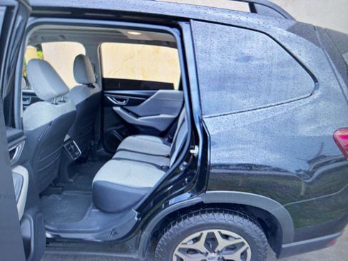 Used 2020 Subaru Forester Premium AWD/4WD image 3