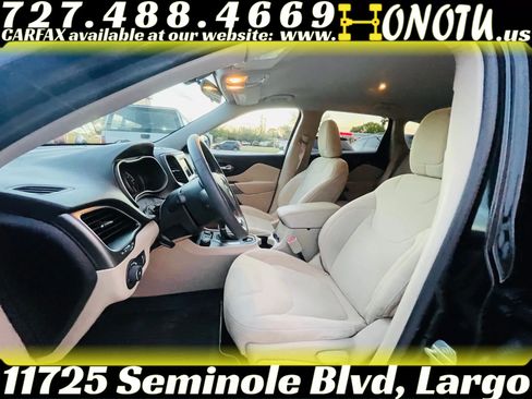 Used 2019 Jeep Cherokee Latitude w/ Popular Appearance Group AWD/4WD image 10