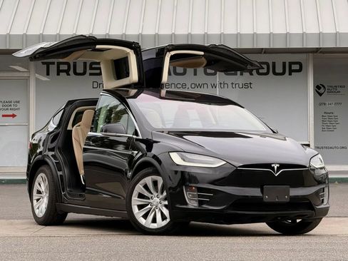 Used 2016 Tesla Model X 90D AWD/4WD image 2