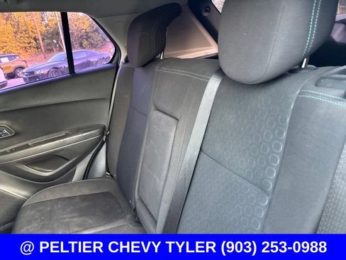 Used 2015 Chevrolet Trax LS FWD image 18