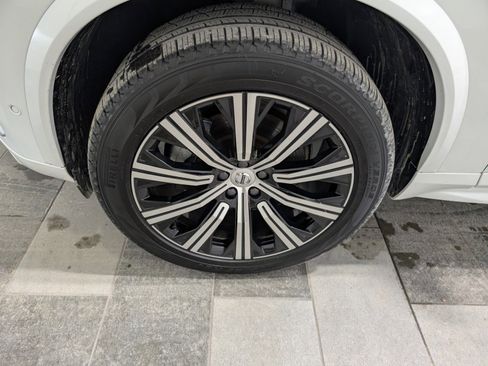 Used 2025 Volvo XC90 B6 Plus image 7